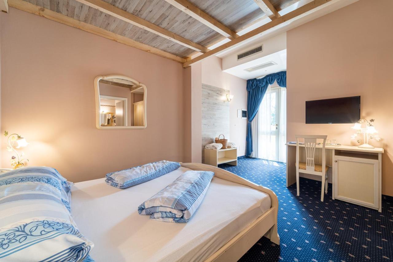 Borgo Dei Poeti Romantik Hotel 4*