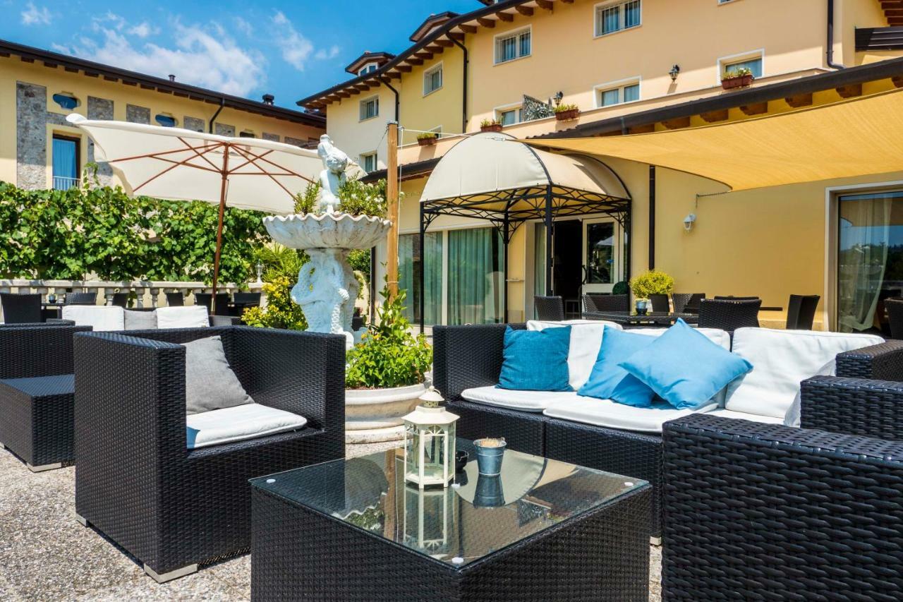Borgo Dei Poeti Romantik 4* Manerba del Garda
