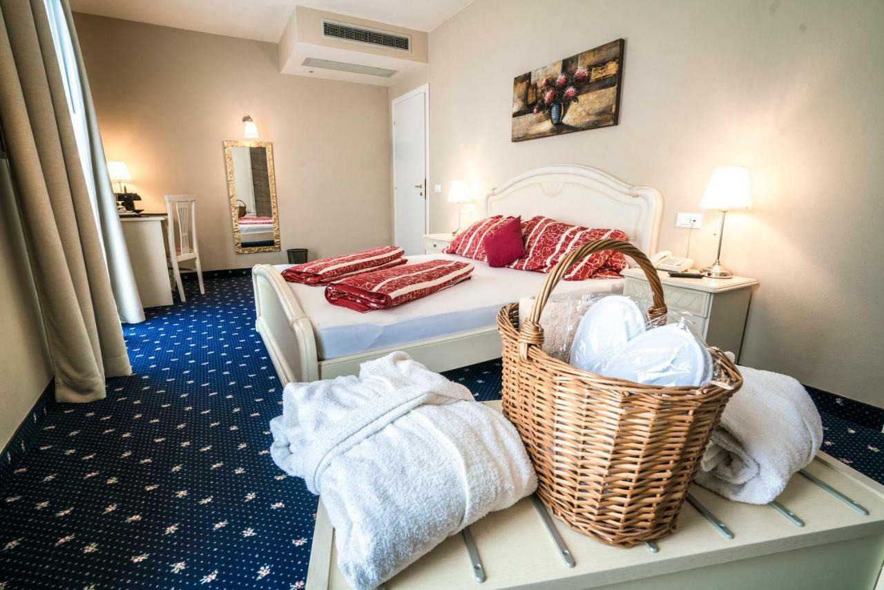 Borgo Dei Poeti Romantik Manerba del Garda
